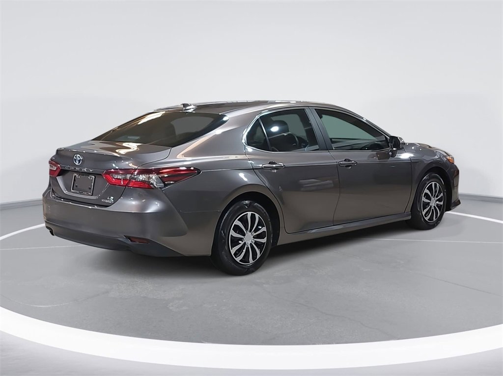 Used 2022 Toyota Camry LE image 5