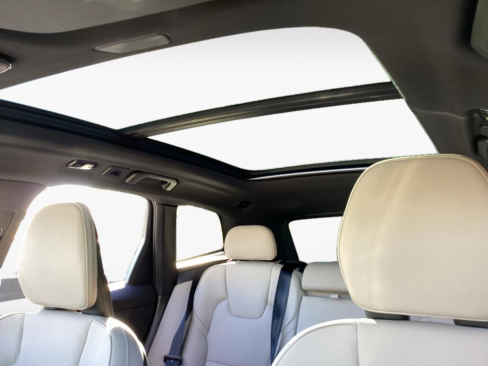 New 2027 Volvo XC60 B5 Plus AWD/4WD image 21