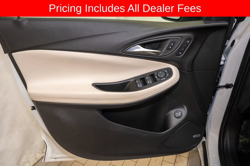 Used 2025 Buick Encore GX Avenir w/ Avenir Convenience Package FWD image 13