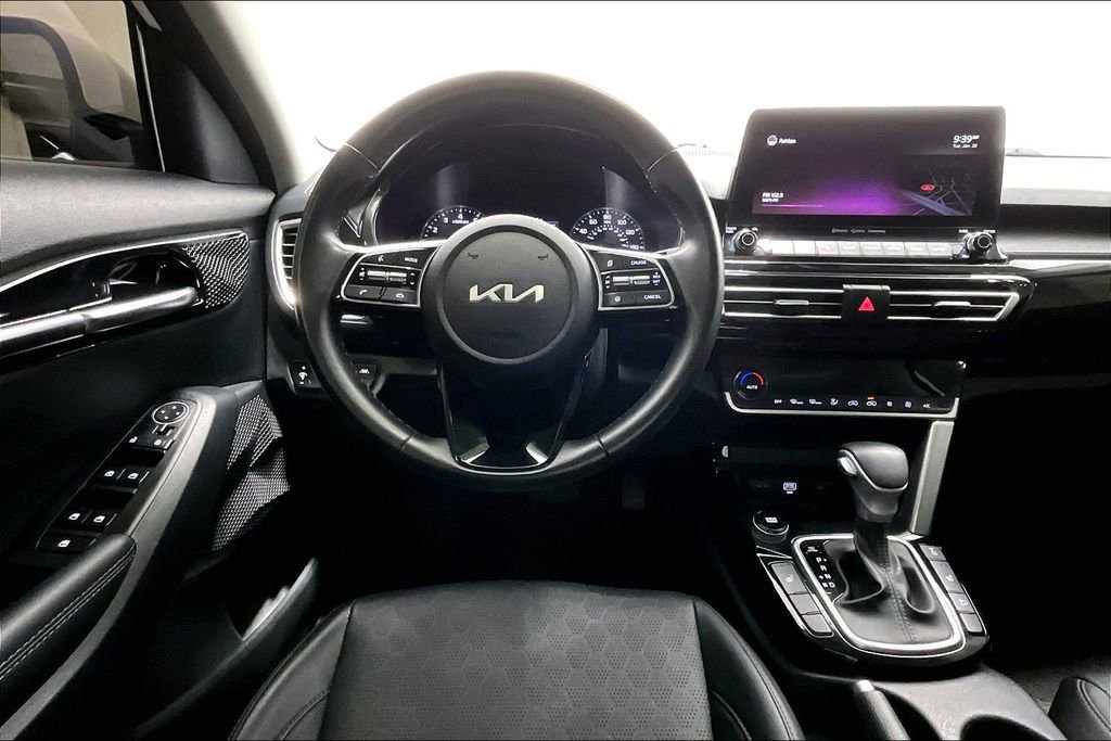 Used 2022 Kia Seltos EX image 7