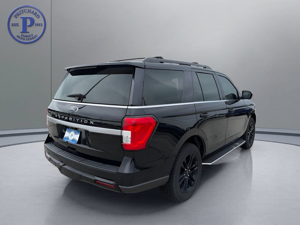 Used 2023 Ford Expedition XLT AWD/4WD image 7