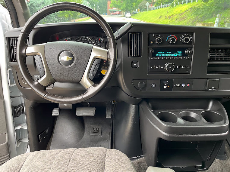 Used 2018 Chevrolet Express 2500 LT w/ LT Preferred Equipment Group RWD image 20