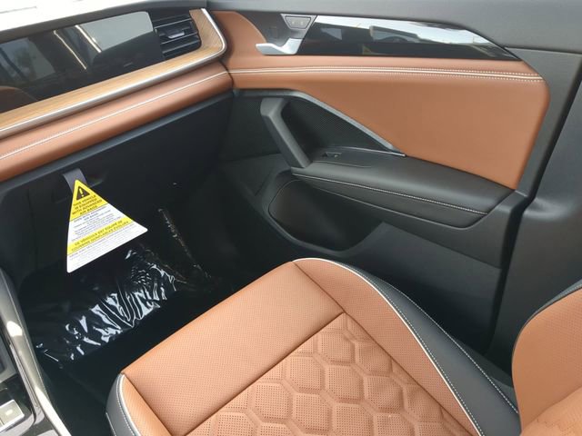 New 2026 Volkswagen Tiguan SEL R-Line image 16