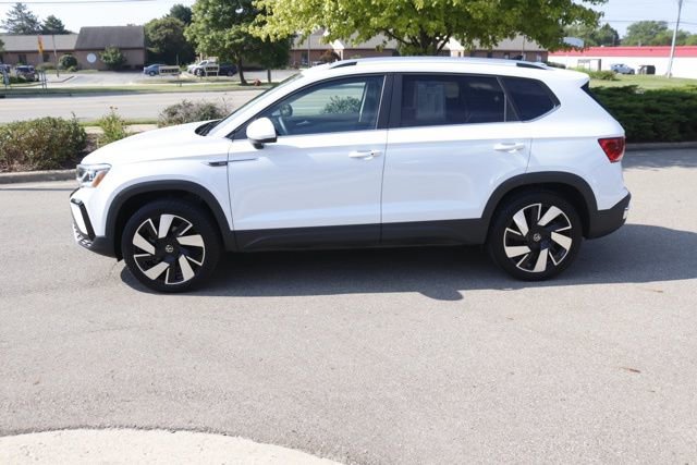 Used 2024 Volkswagen Taos SEL image 7