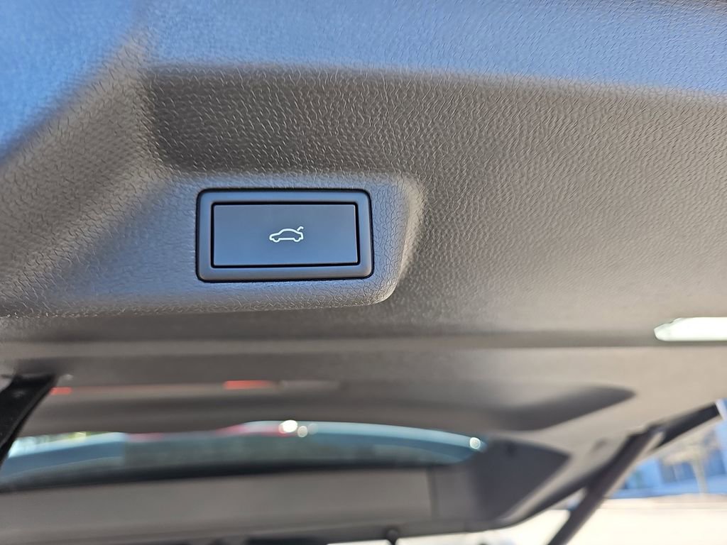 Used 2025 Volkswagen ID. Buzz Pro S Plus image 18