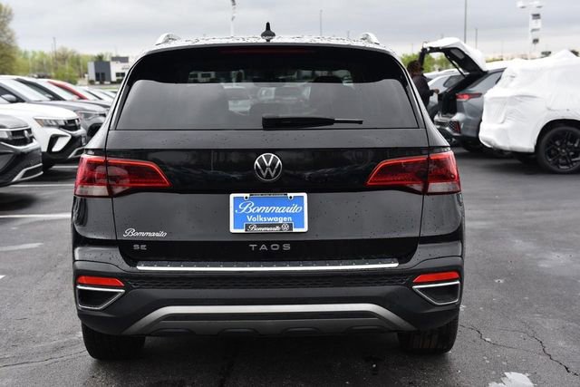 Certified 2023 Volkswagen Taos SE w/ Panoramic Sunroof Package image 6