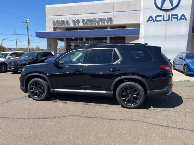 Used 2025 Honda Pilot Touring image 6