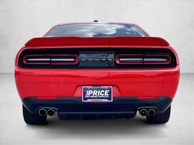 Used 2019 Dodge Challenger SXT image 4