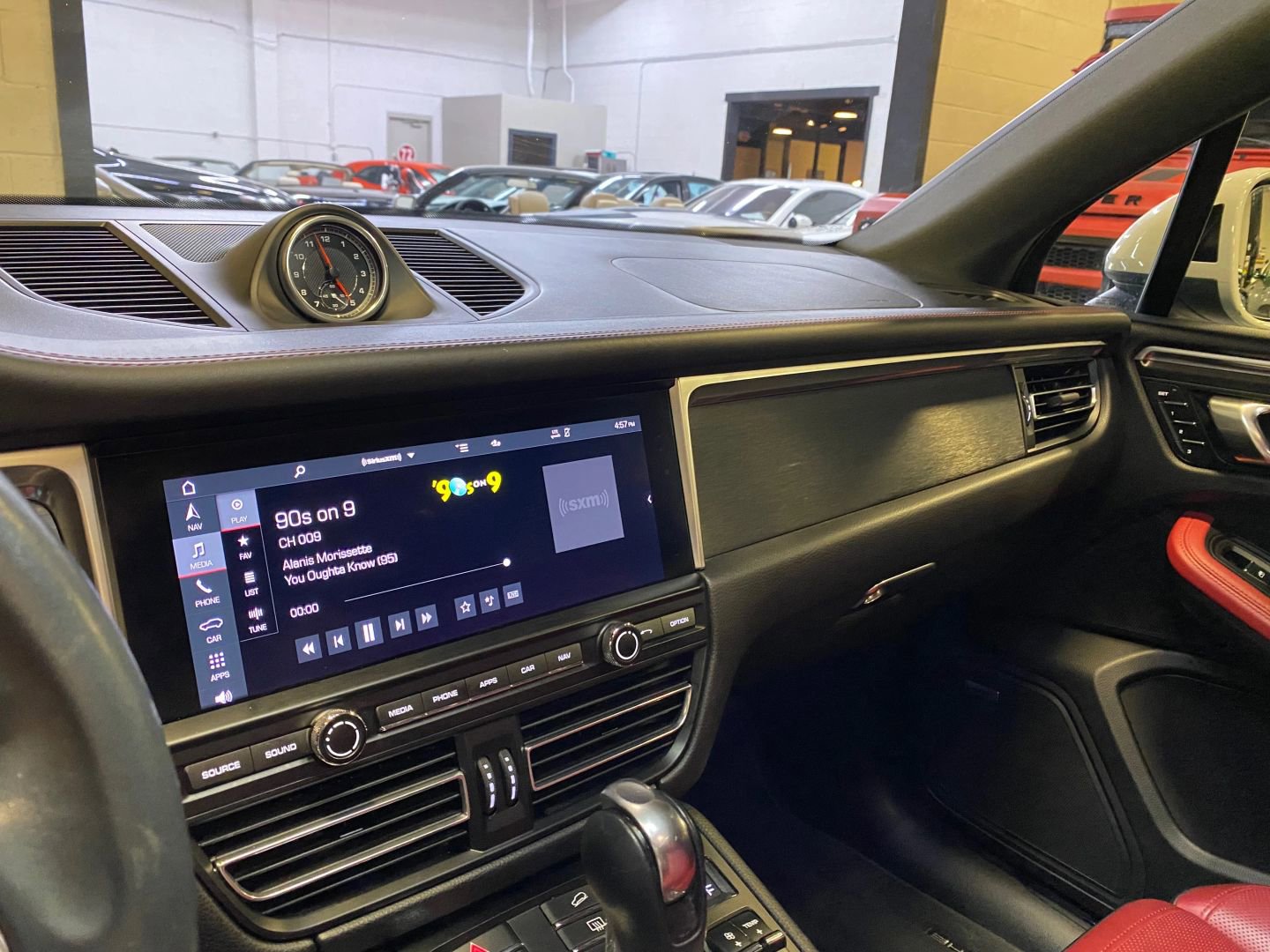 Used 2021 Porsche Macan GTS image 31