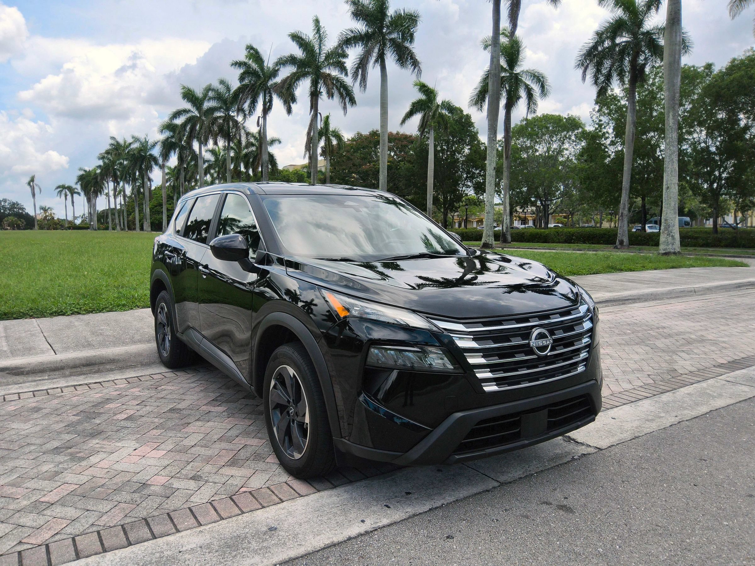 Used 2024 Nissan Rogue SV
