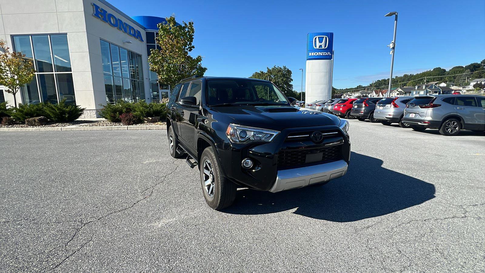 Used 2023 Toyota 4Runner TRD Off-Road Premium w/ Off Road Premium Plus Package image 2