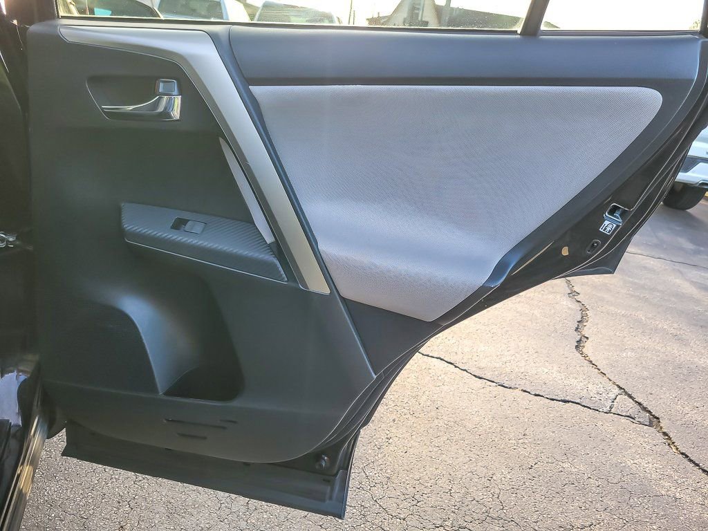 Used 2015 Toyota RAV4 XLE image 22