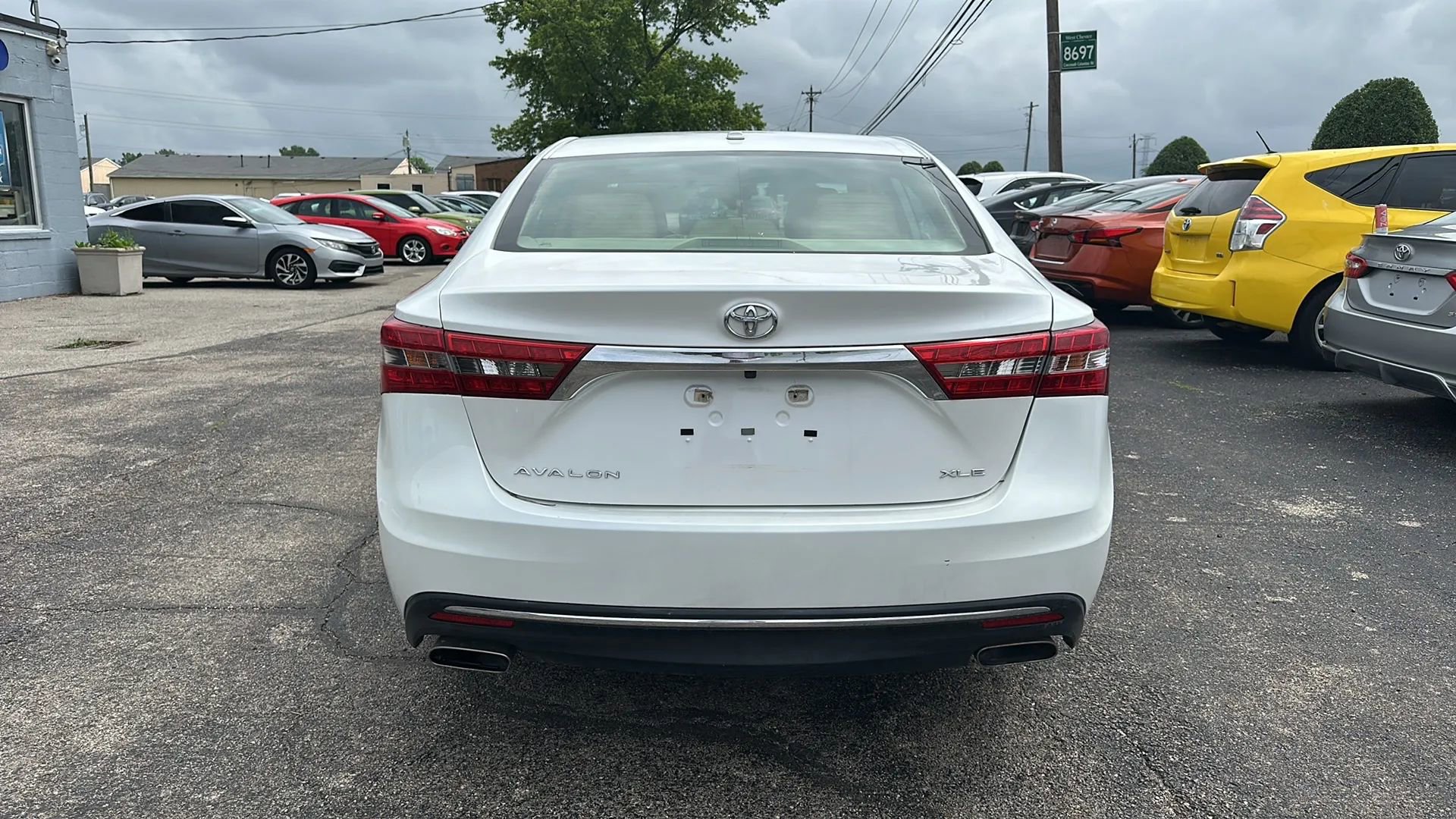 Used 2016 Toyota Avalon XLE FWD image 4