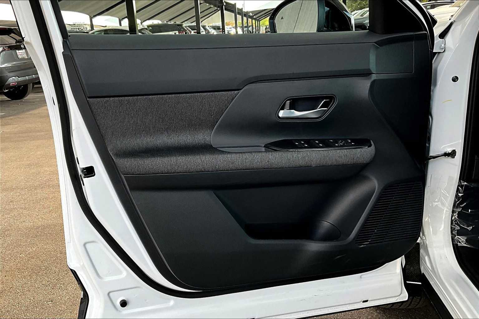 New 2026 Nissan Kicks SV image 13