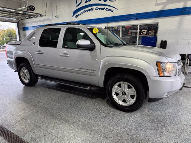 Used 2013 Chevrolet Avalanche LT w/ Suspension Package, Off-Road AWD/4WD image 13