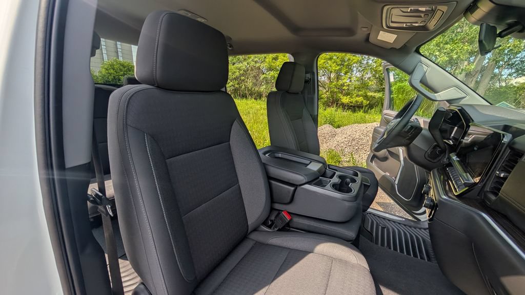 Used 2023 Chevrolet Silverado 1500 LT AWD/4WD image 19