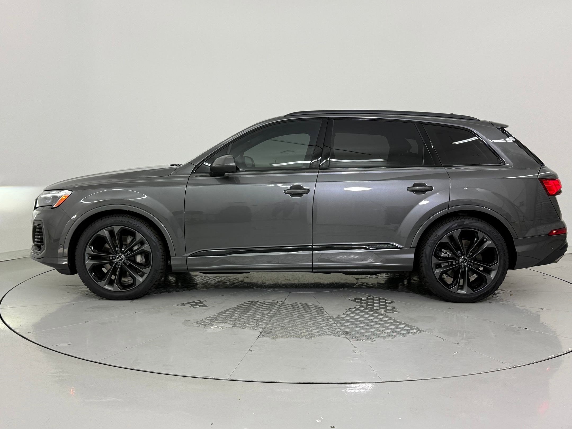 New 2026 Audi Q7 3.0T Premium Plus AWD/4WD image 2