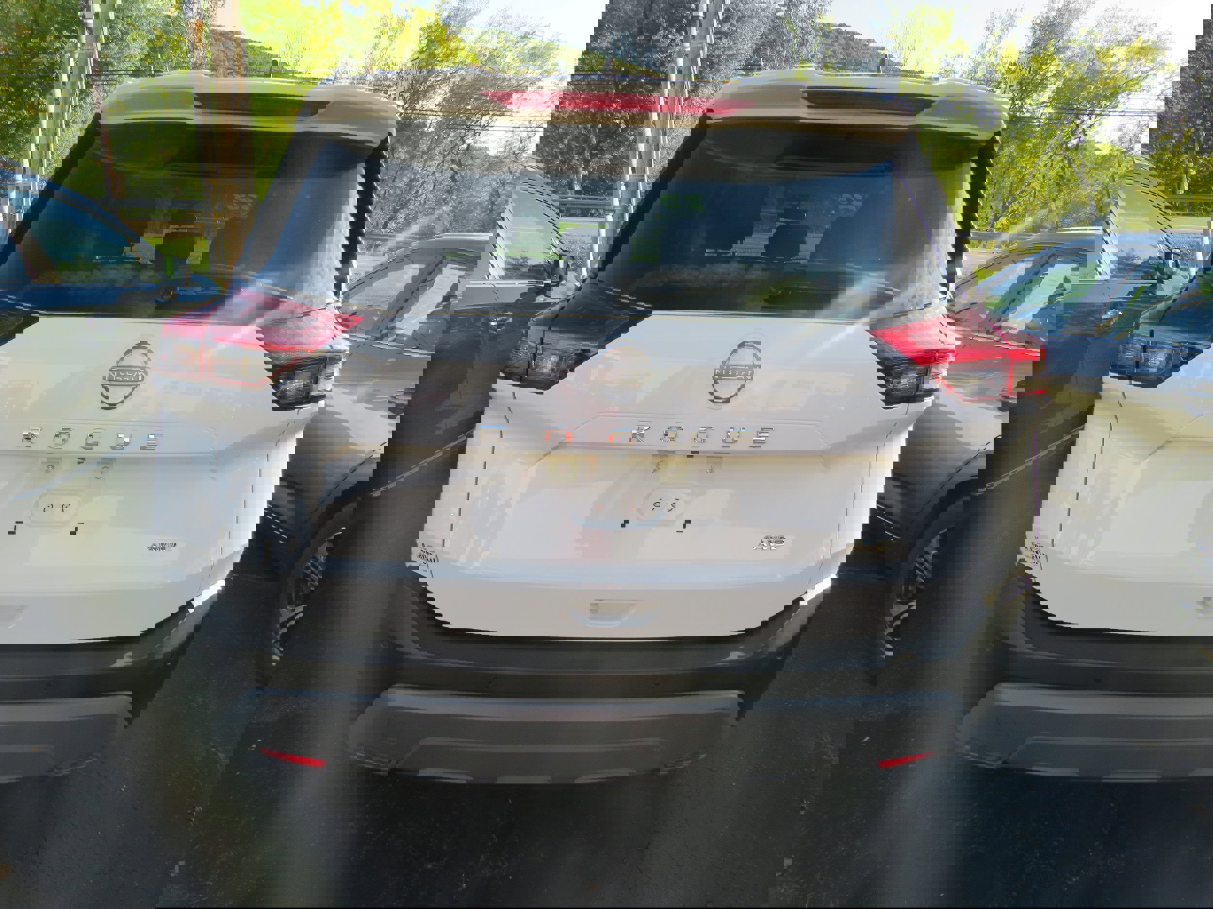 Used 2023 Nissan Rogue S image 6