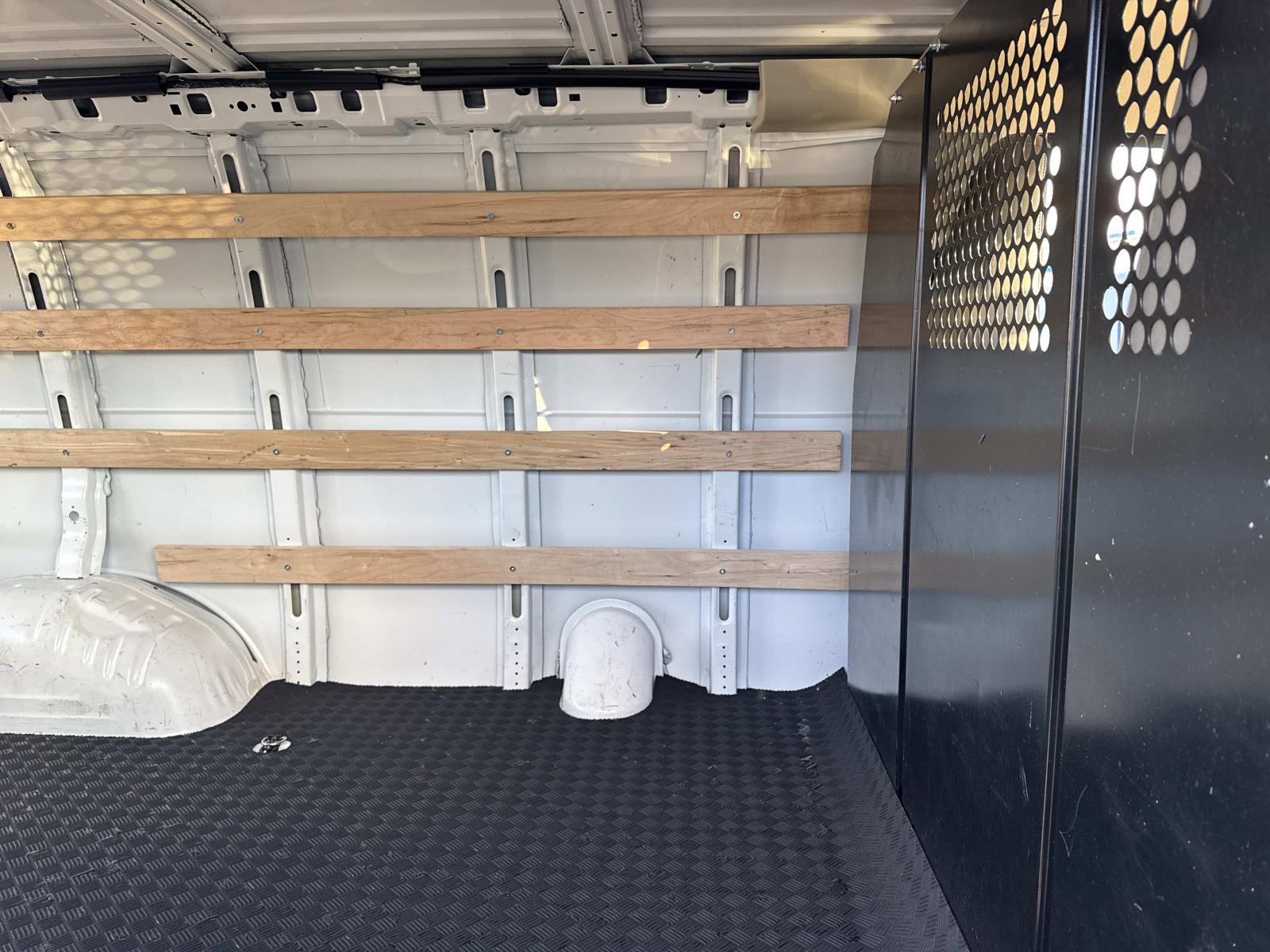 Used 2024 GMC Savana 2500 Work Van w/ Driver Convenience Package image 16