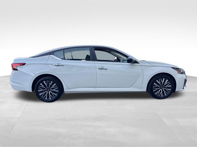 Used 2025 Nissan Altima 2.5 SV FWD image 6