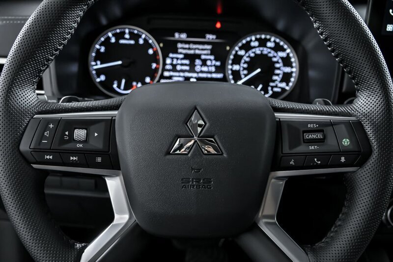 New 2025 Mitsubishi Outlander AWD image 20