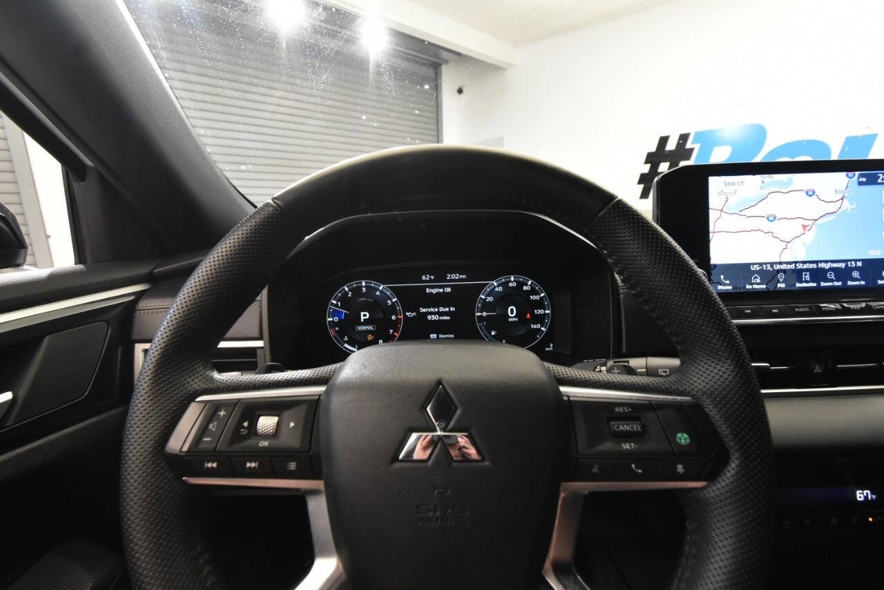 Used 2023 Mitsubishi Outlander SE Black Edition image 24