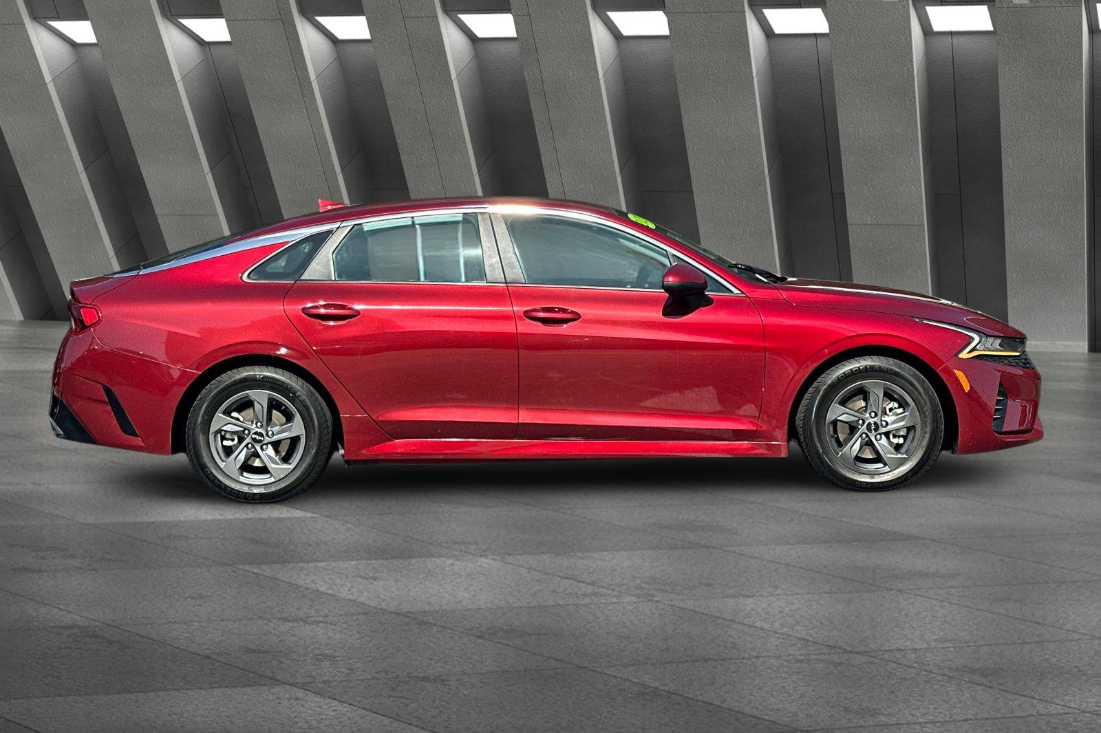 Used 2023 Kia K5 LXS image 3