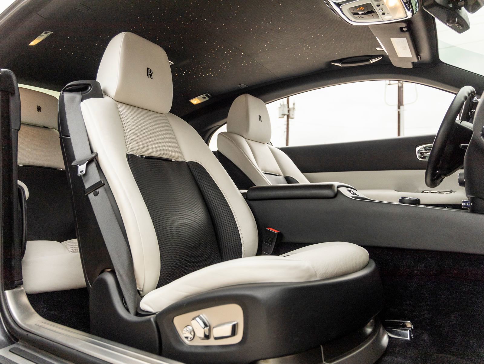 Used 2018 Rolls-Royce Wraith RWD image 48