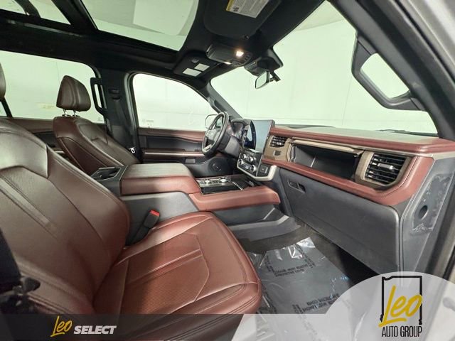 Used 2024 Ford Expedition Limited AWD/4WD image 6