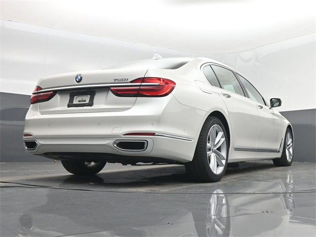 Used 2017 BMW 750i image 55