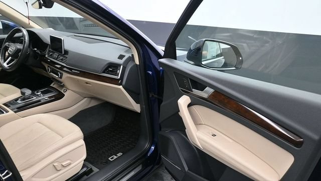 Used 2020 Audi Q5 Prestige w/ Prestige Package AWD/4WD image 15