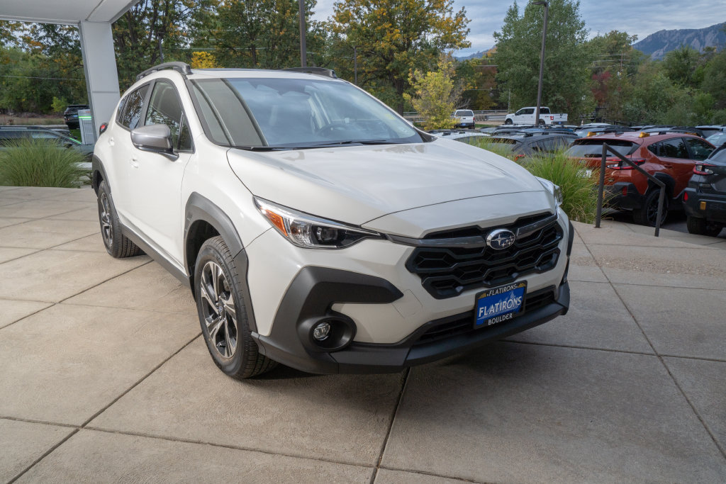 Used 2025 Subaru Crosstrek 2.5i Premium AWD/4WD image 2