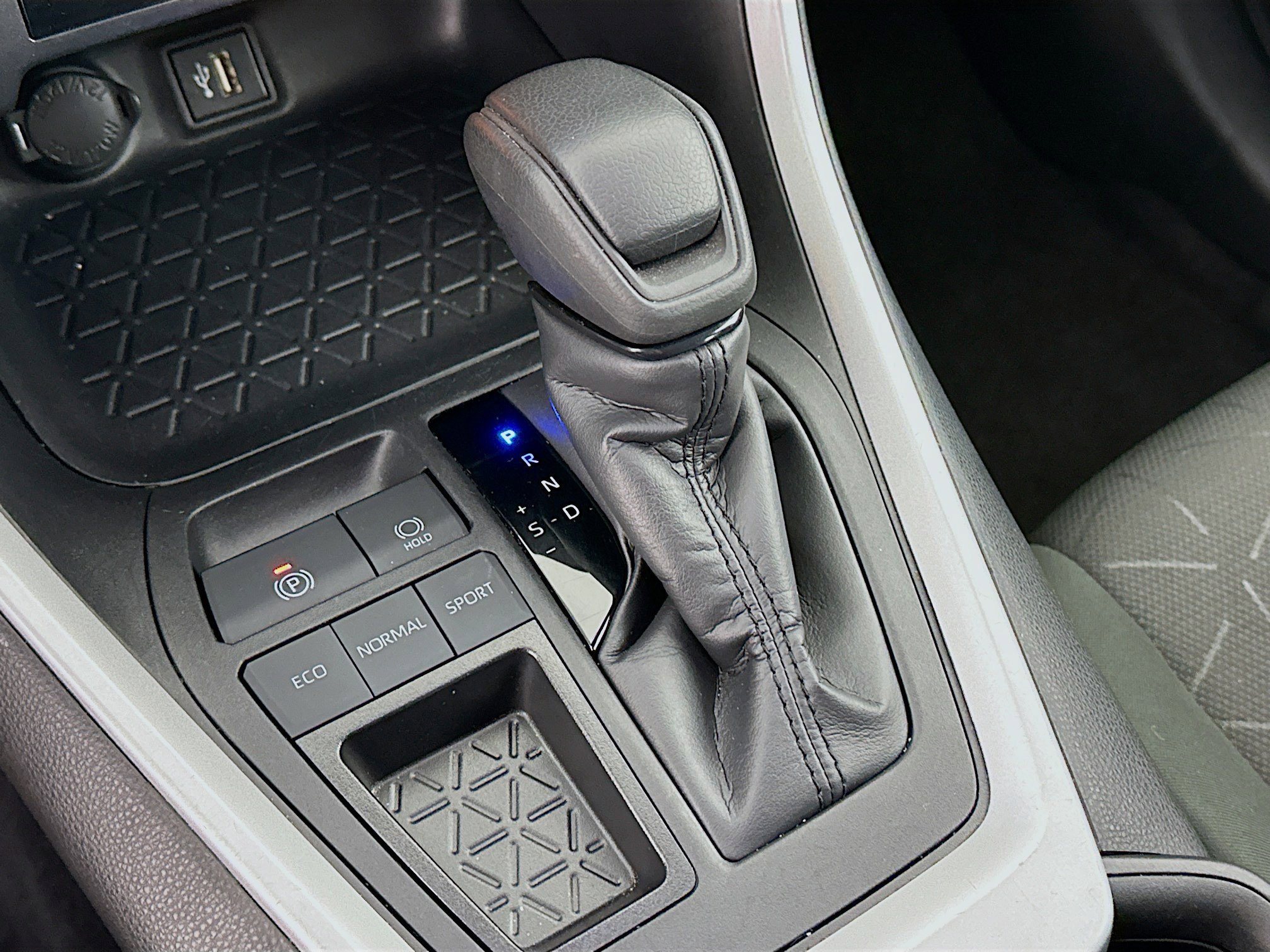 Used 2024 Toyota RAV4 XLE image 24