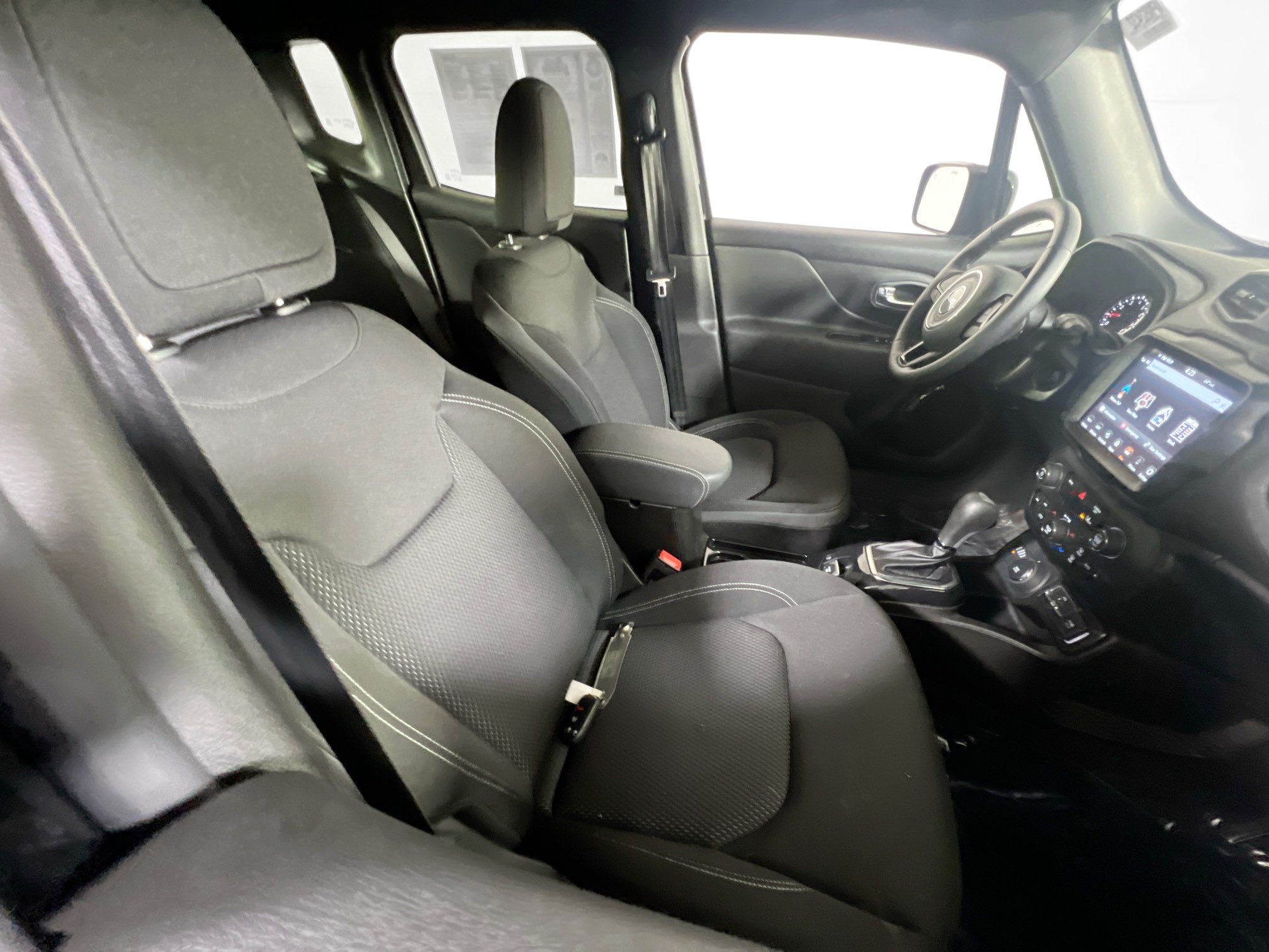 Used 2022 Jeep Renegade Altitude w/ Convenience Group AWD/4WD image 26