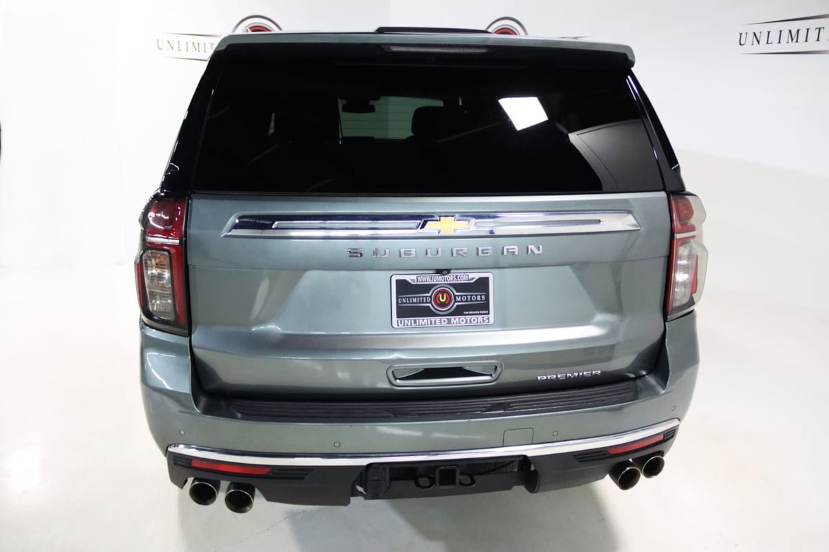 Used 2023 Chevrolet Suburban Premier AWD/4WD image 31