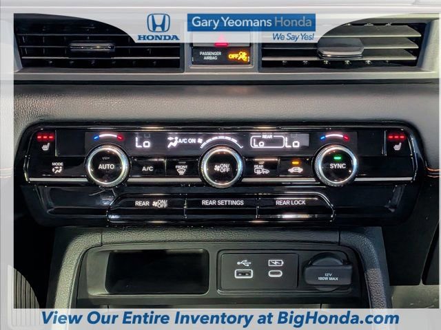 Used 2025 Honda Pilot TrailSport image 23