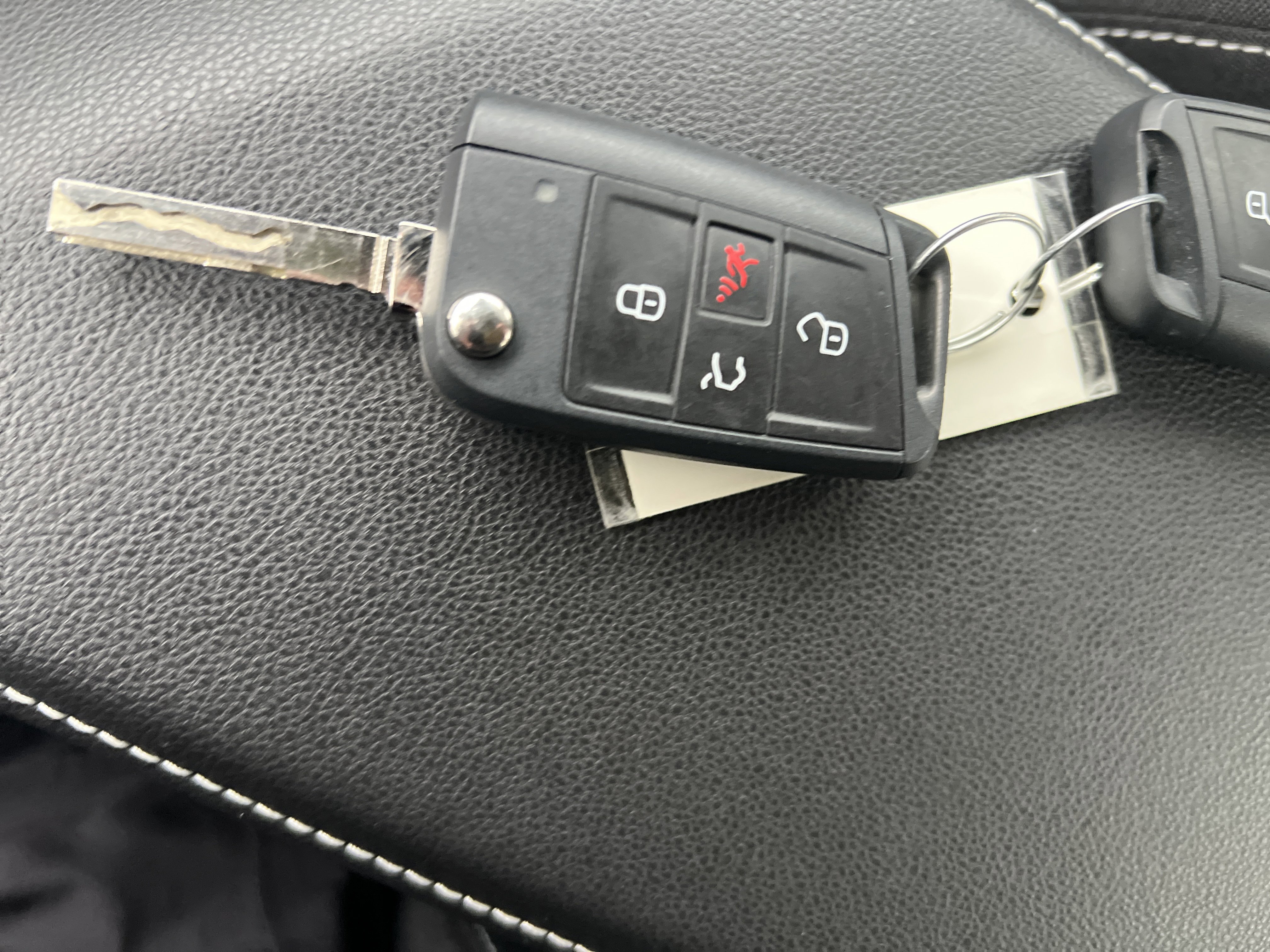 Certified 2025 Volkswagen Jetta Sport image 32