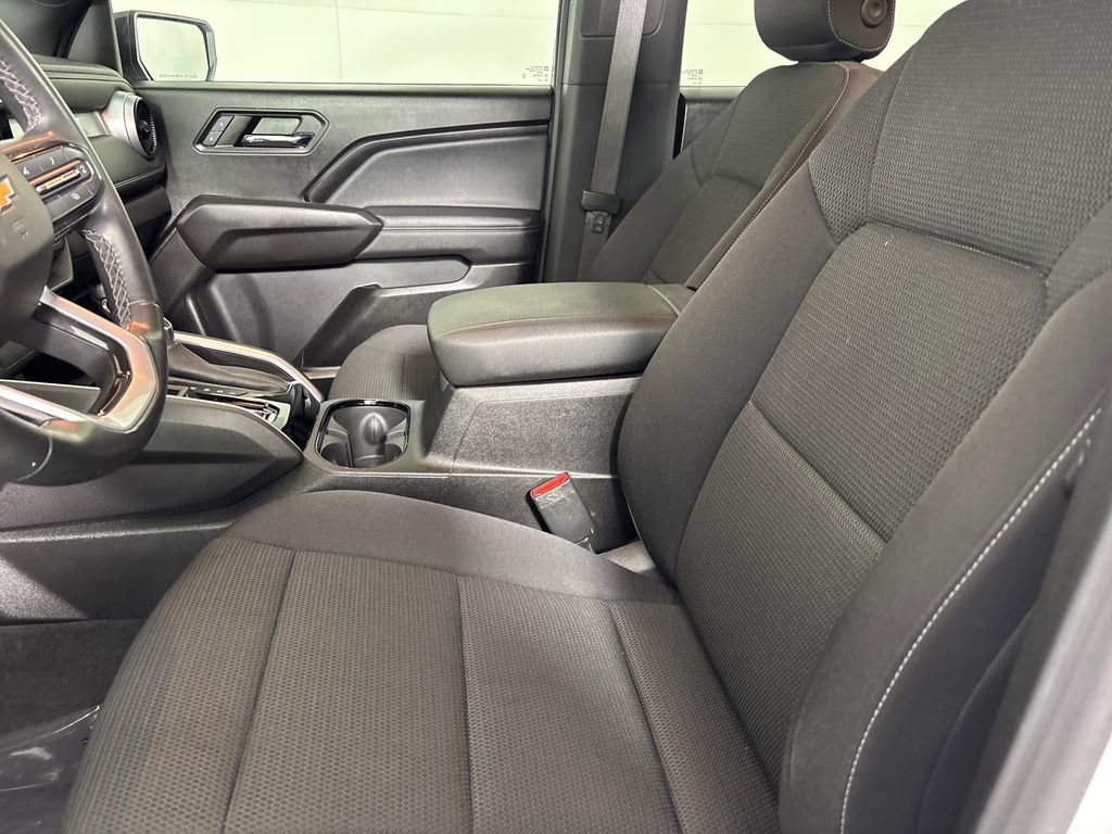 Used 2024 Chevrolet Colorado LT w/ LT Convenience Package image 8