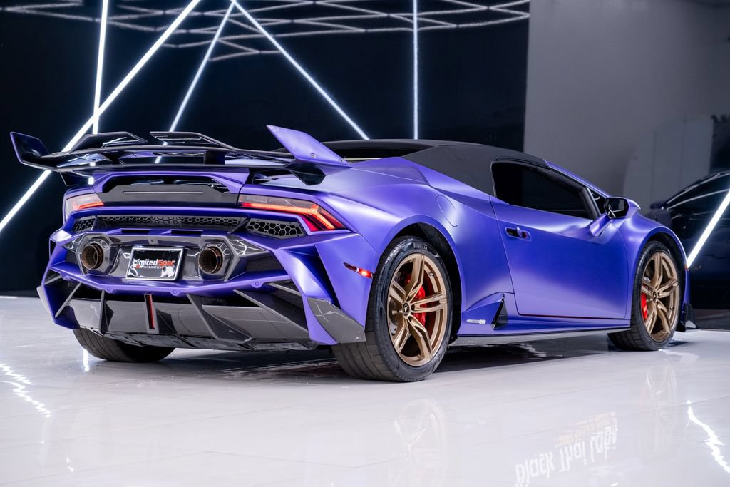 Used 2021 Lamborghini Huracan EVO RWD image 20