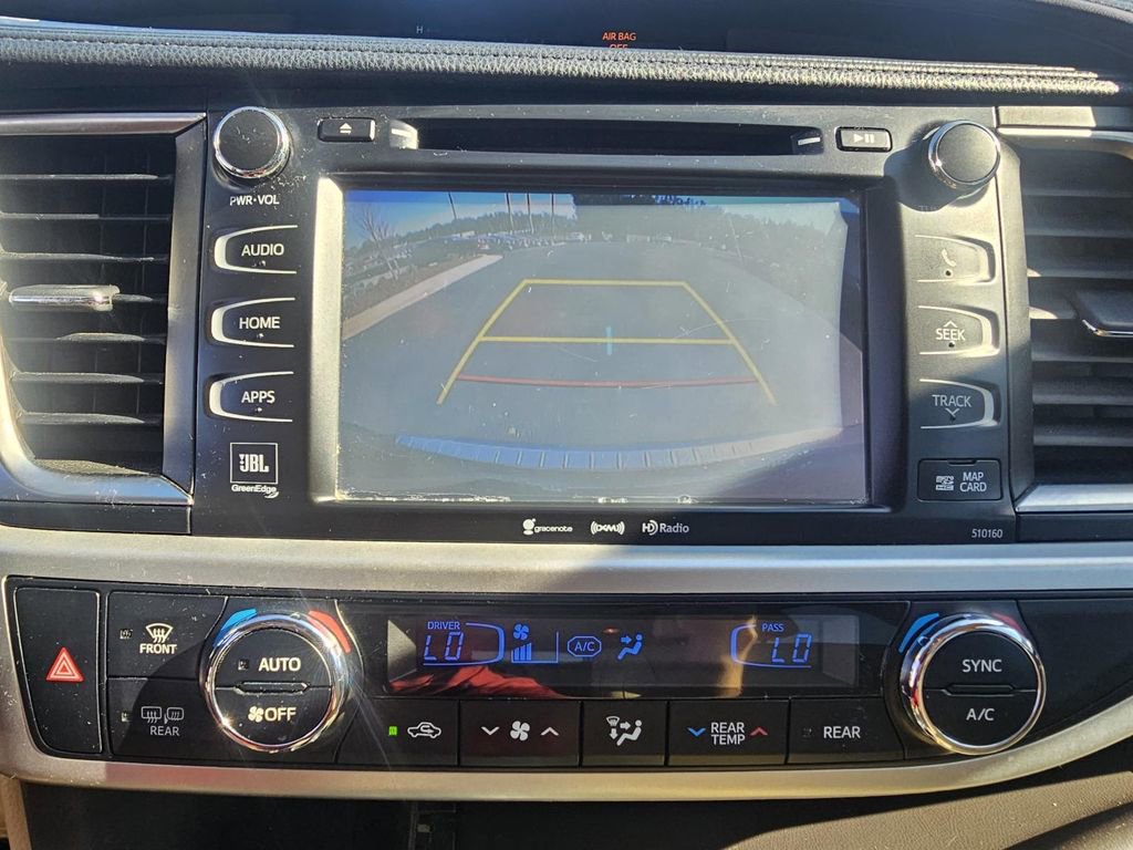 Used 2016 Toyota Highlander Limited image 19