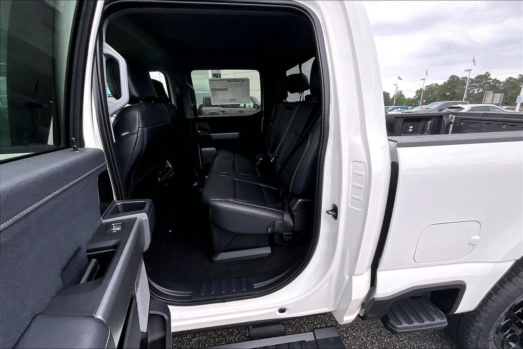 New 2026 Ford F250 Lariat w/ Black Appearance Package AWD/4WD image 10
