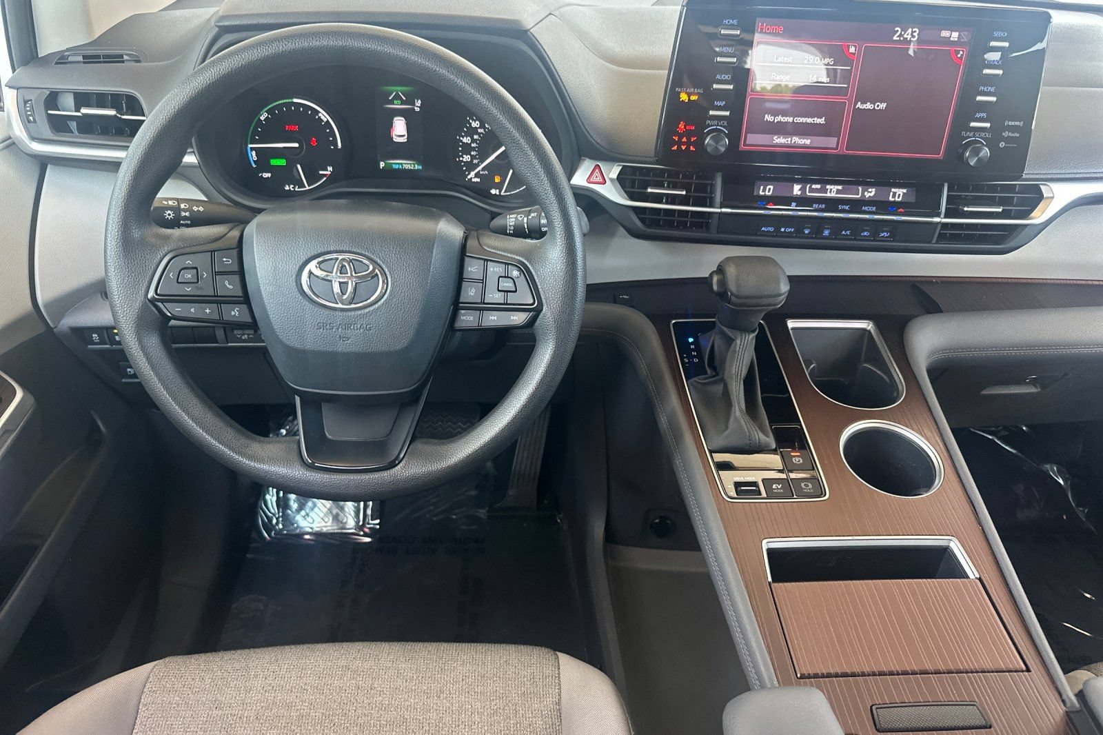 Certified 2024 Toyota Sienna LE AWD/4WD image 18