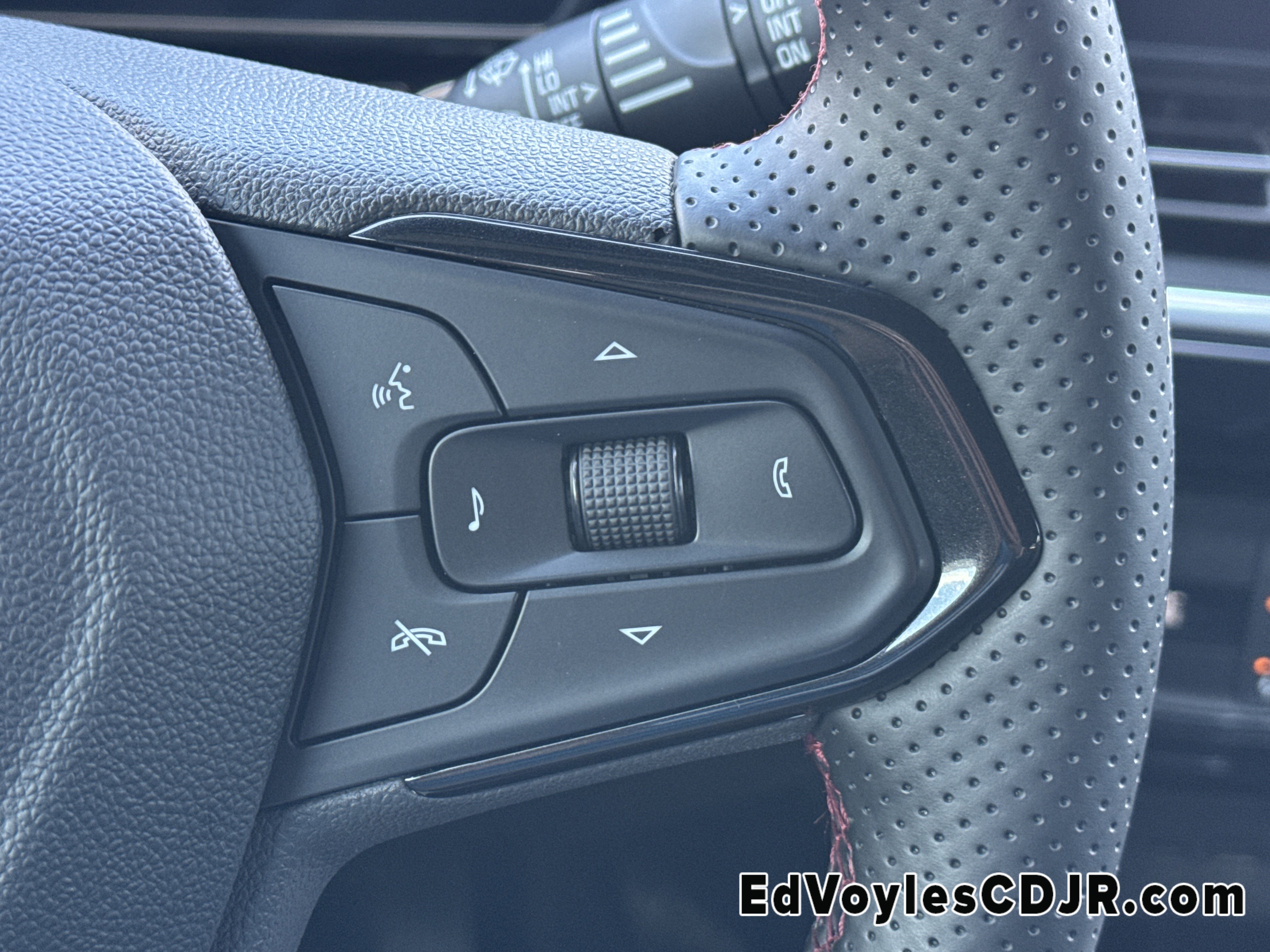 Used 2025 Chevrolet Trax RS w/ Driver Confidence Package image 30