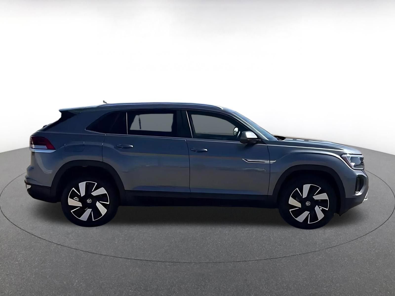 Used 2025 Volkswagen Atlas Cross Sport SE image 15