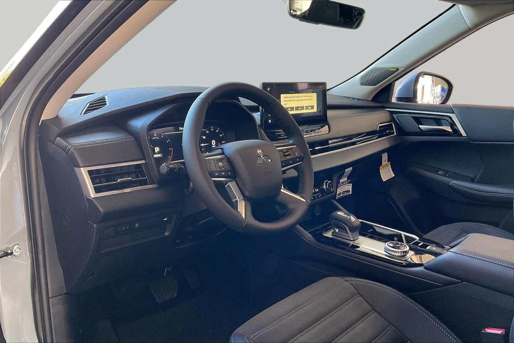 New 2026 Mitsubishi Outlander SE FWD image 6