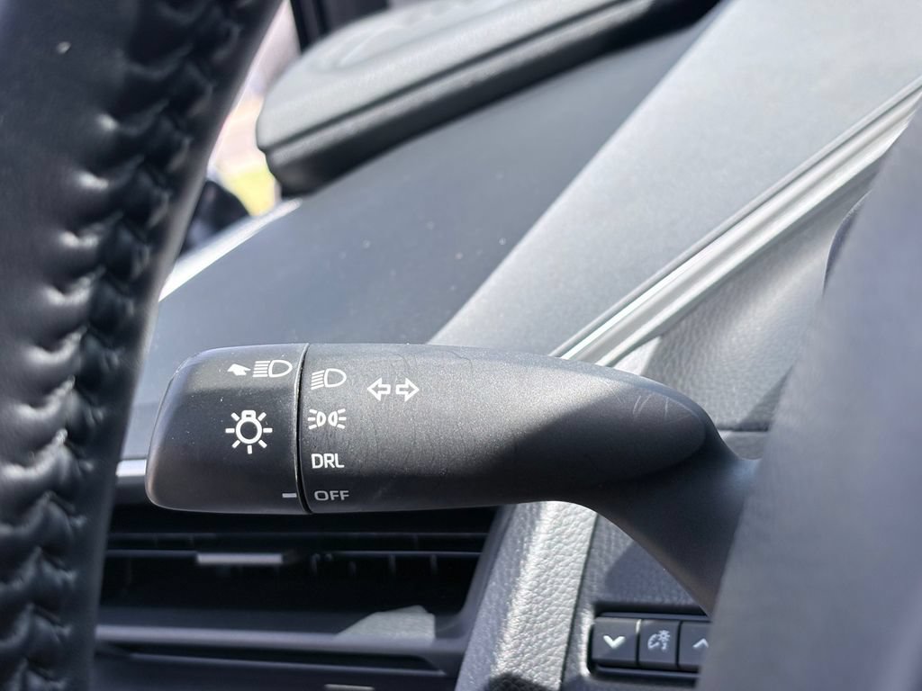 Used 2024 Toyota Prius LE FWD image 14