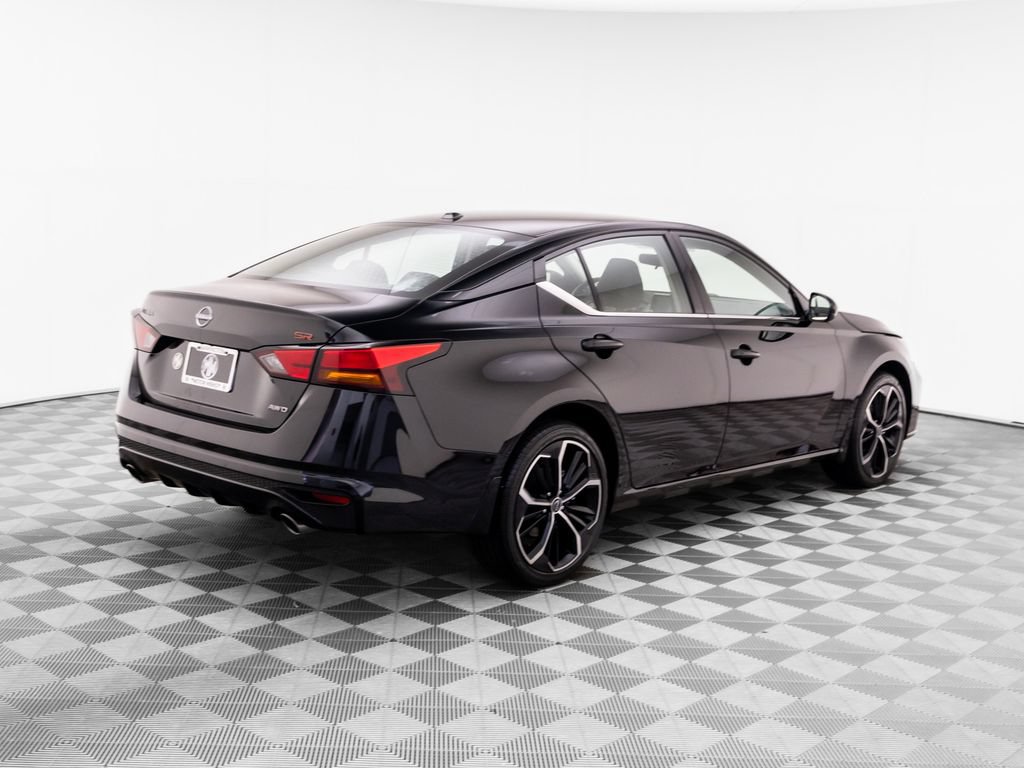 Used 2025 Nissan Altima 2.5 SR AWD/4WD image 5