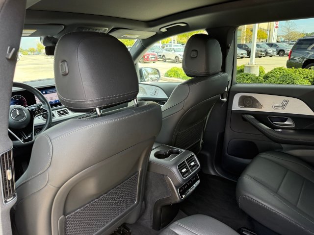 Used 2025 Mercedes-Benz GLS 450 4MATIC image 24
