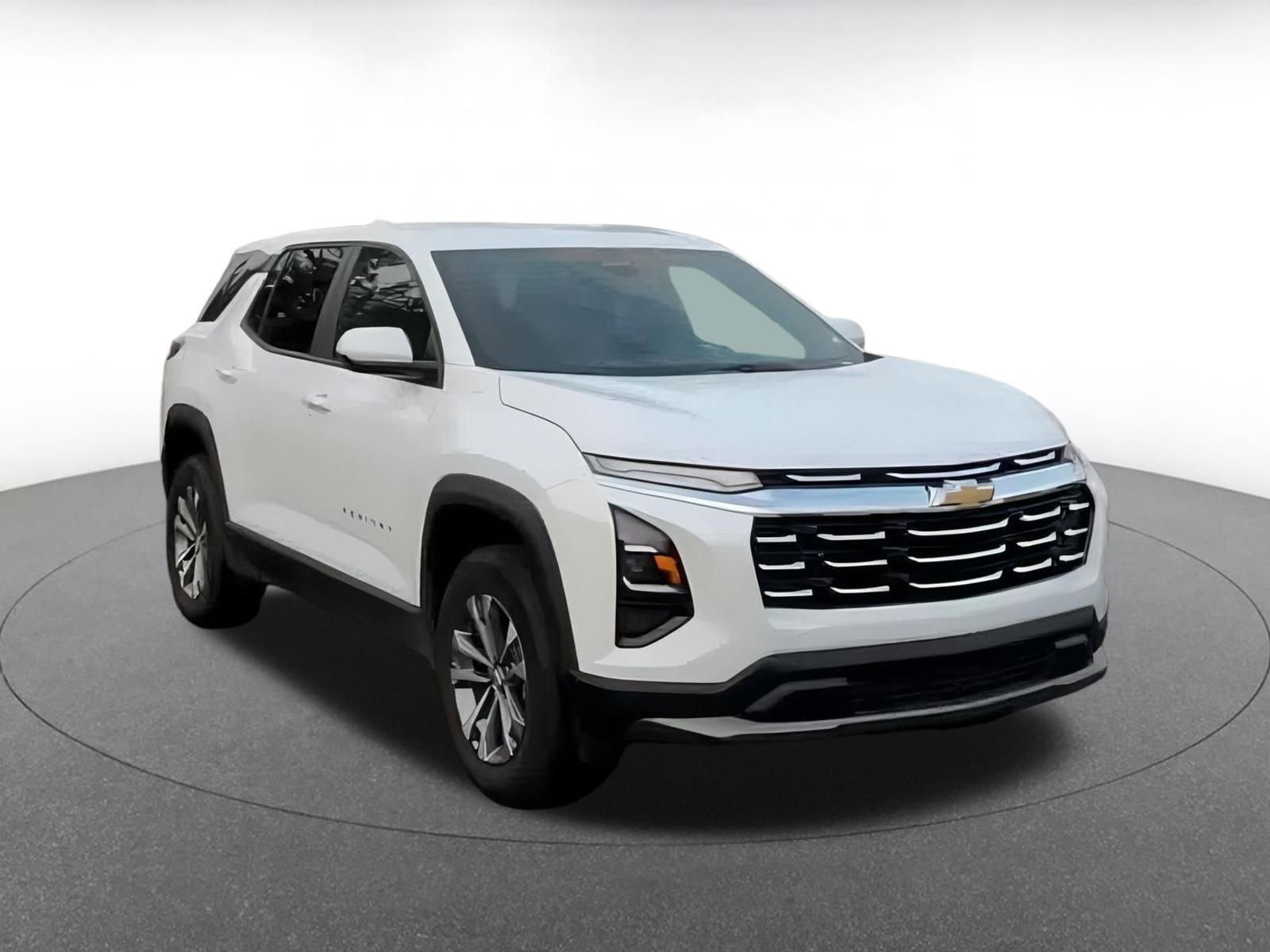 Used 2025 Chevrolet Equinox LT image 3