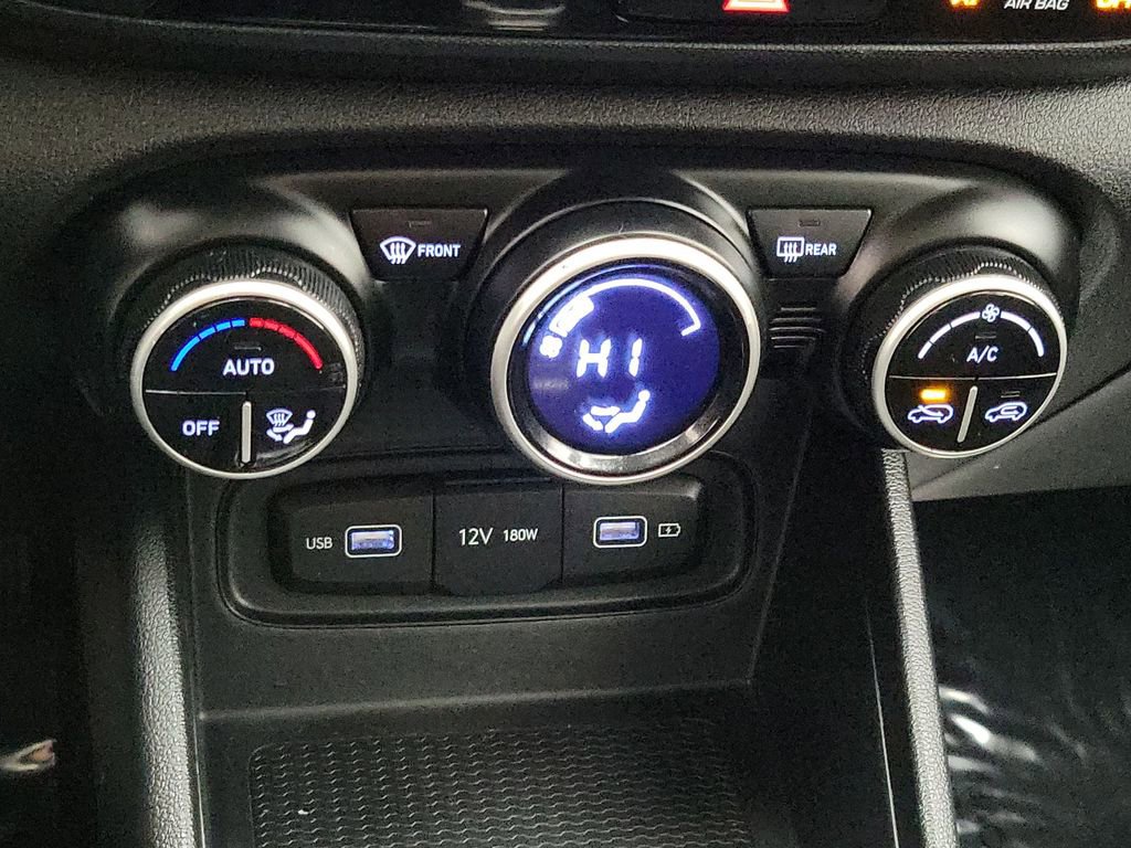 Used 2022 Hyundai Venue SEL image 15